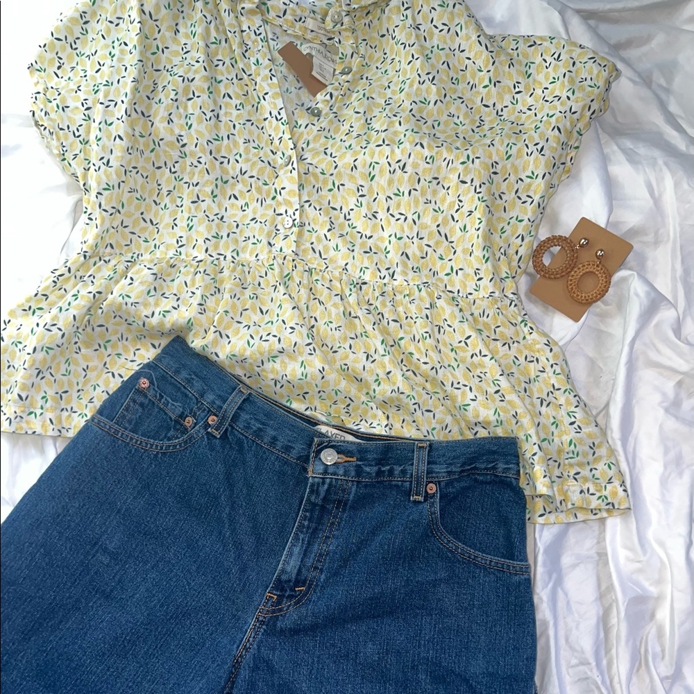 Lemon Pattern Short Sleeve Quarter Button Up